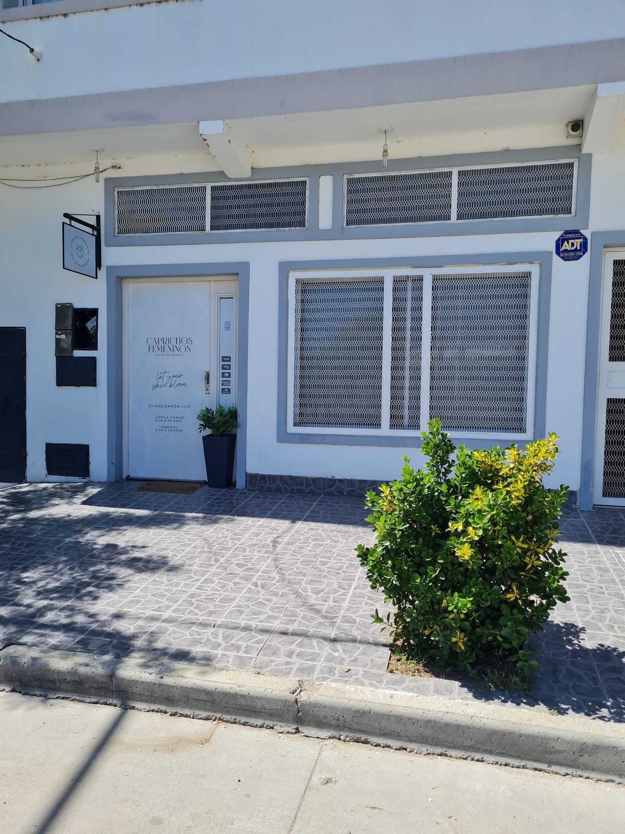 Fachada de Caprichos Femeninos en Neuquén